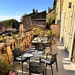 La Vie De Chateau