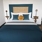 La Vie De Chateau