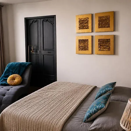La Vie De Chateau 4*