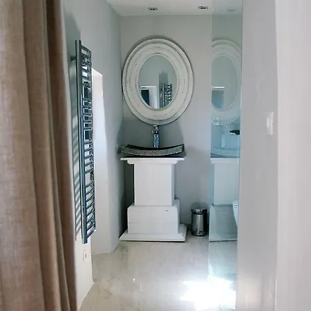 La Vie De Chateau בית הארחה 4*