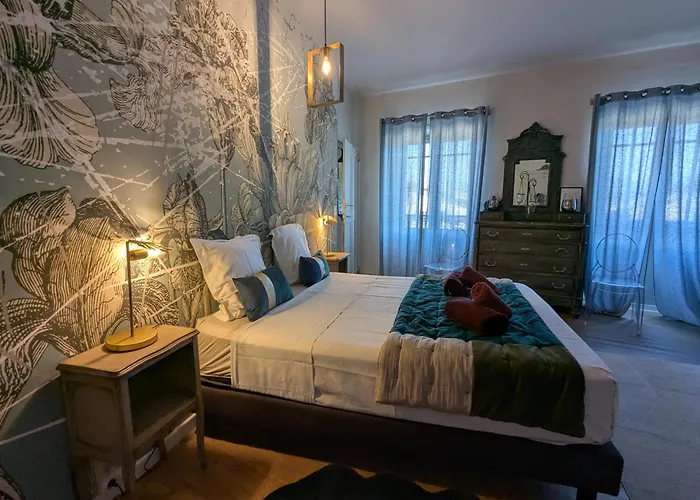 Pensión La Vie De Chateau 4*