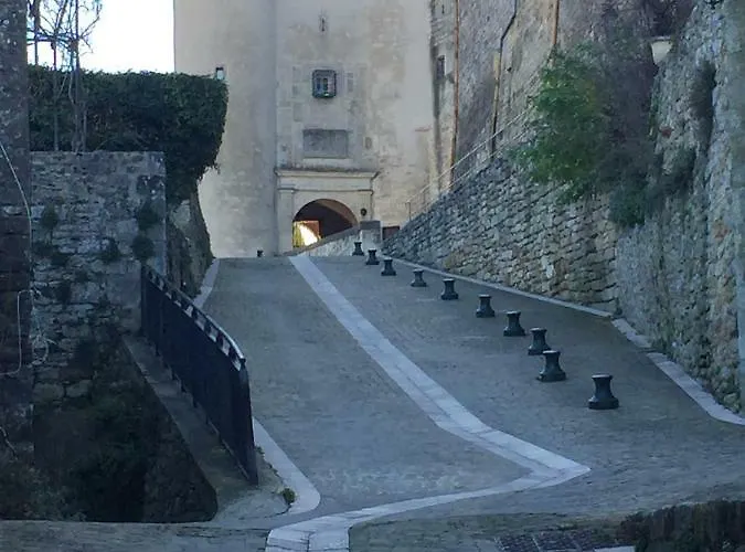 Pensión La Vie De Chateau Grignan