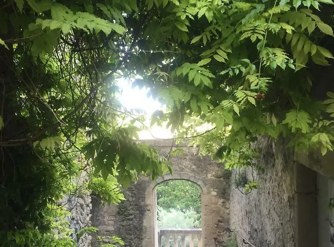 Pensión La Vie De Chateau 4*