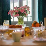 La Vie De Chateau 4*