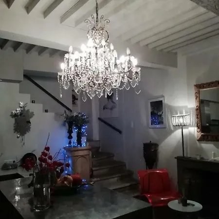 La Vie De Chateau בית הארחה